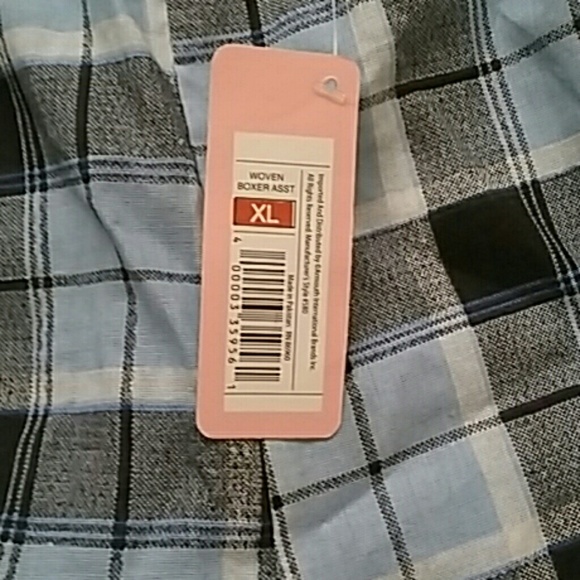 Short - Picture 2 of 5